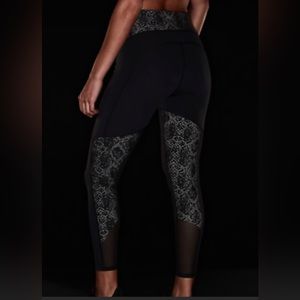 Athleta stay fly 7/8 reflective, tights extra-large